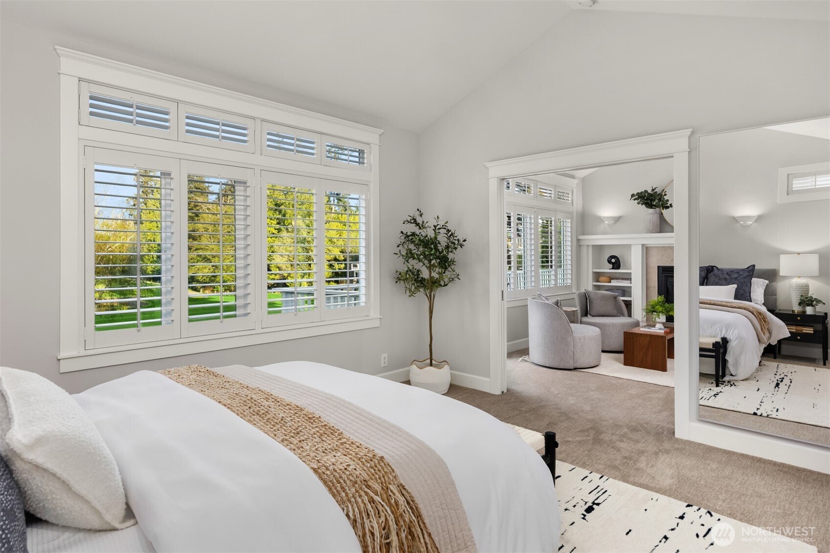 712 Tiffany Meadows Drive NE, Bainbridge Island, WA 98110