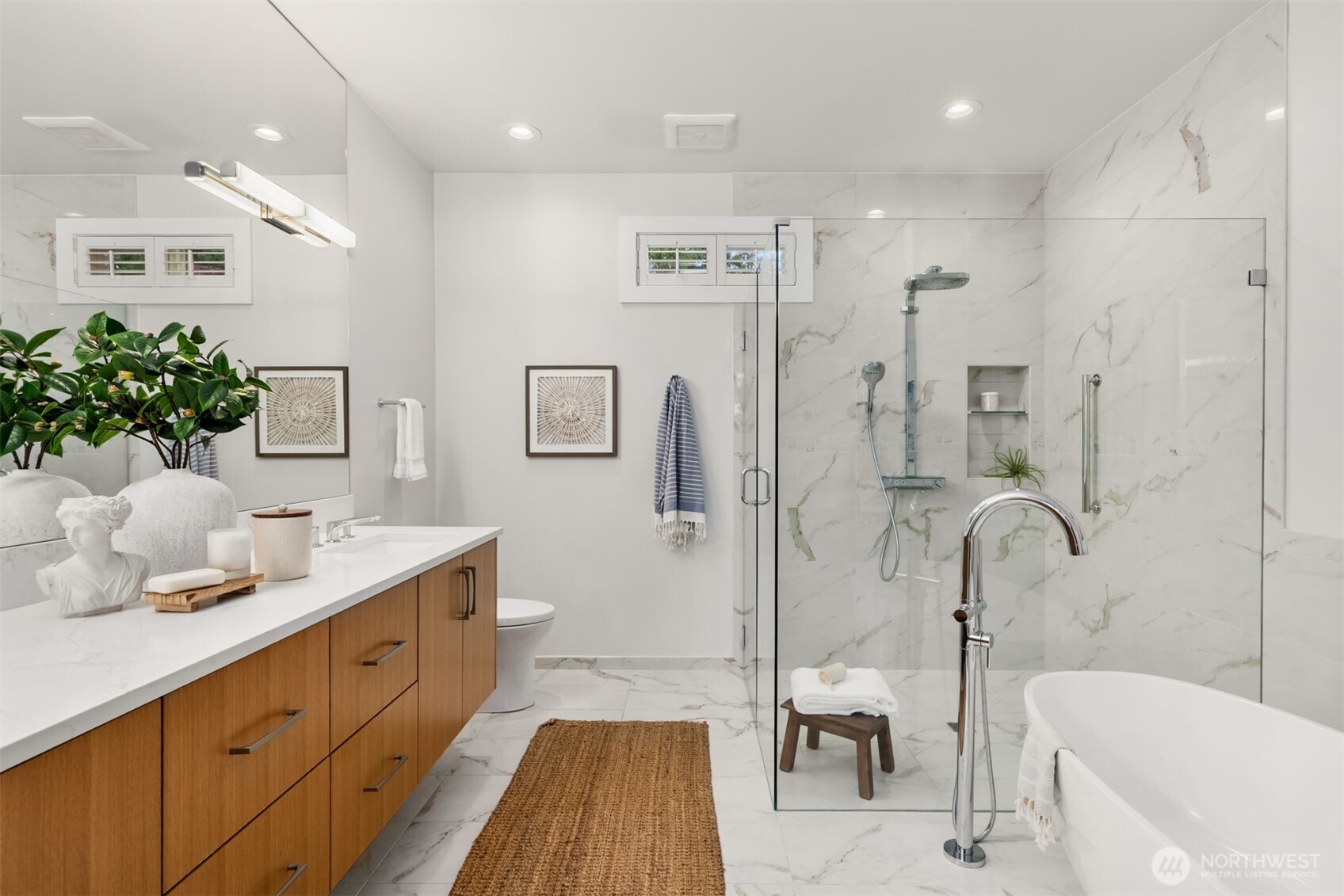 712 Tiffany Meadows Drive NE, Bainbridge Island, WA 98110