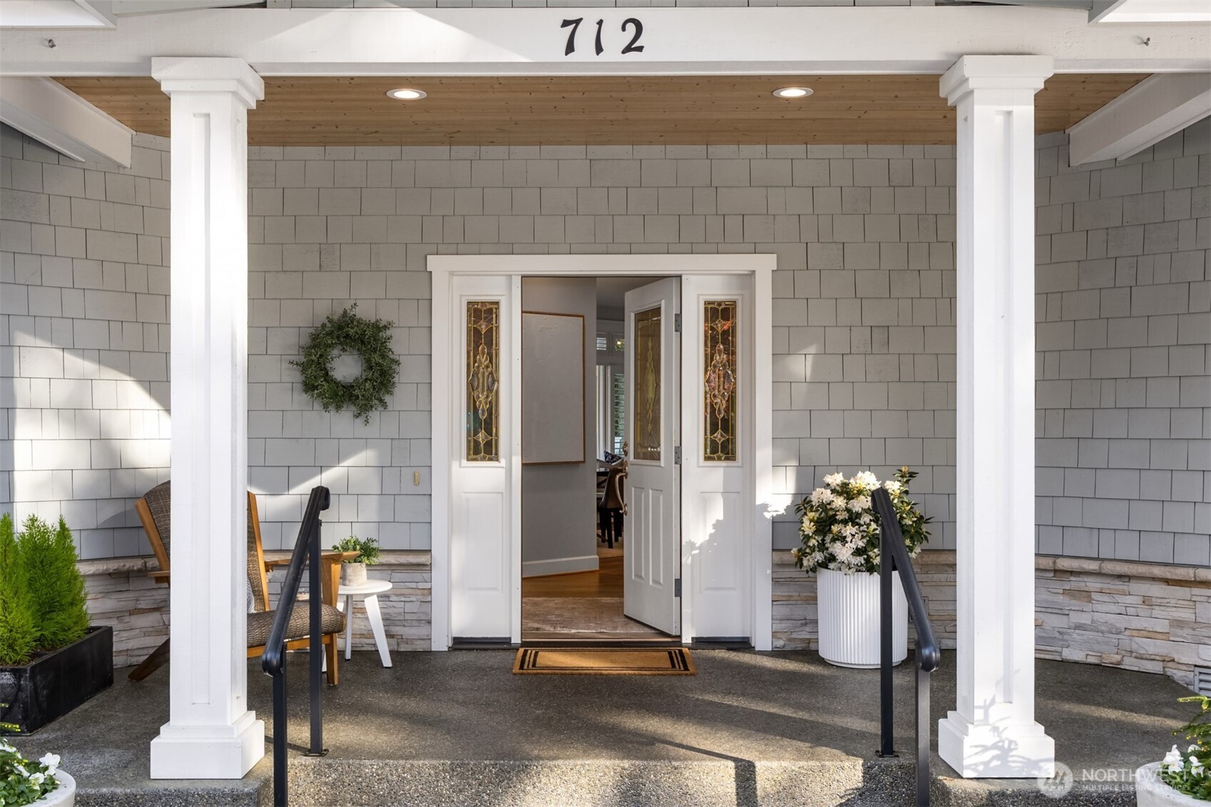 712 Tiffany Meadows Drive NE, Bainbridge Island, WA 98110