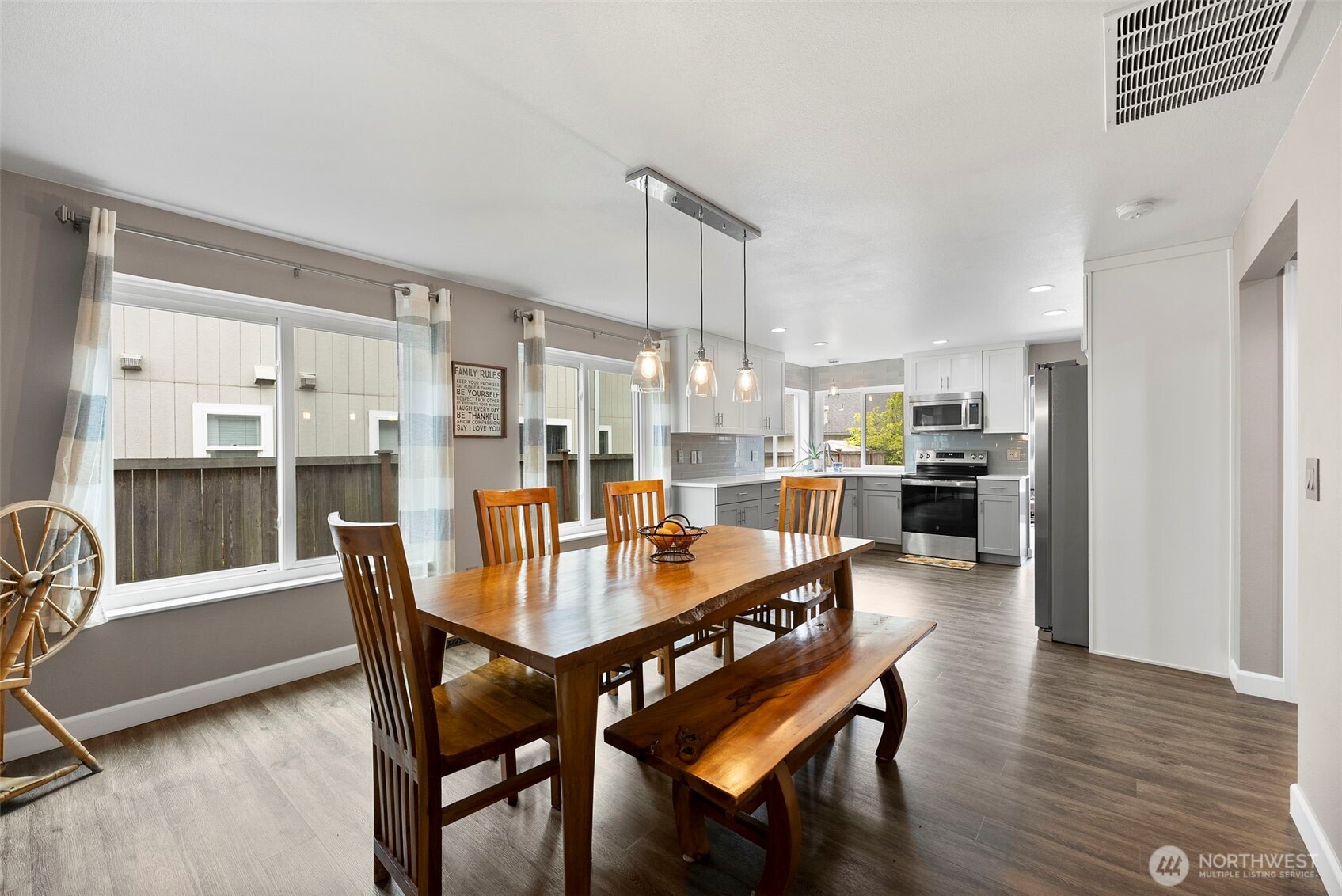 6225 23rd Street NE, Tacoma, WA 98422-3661