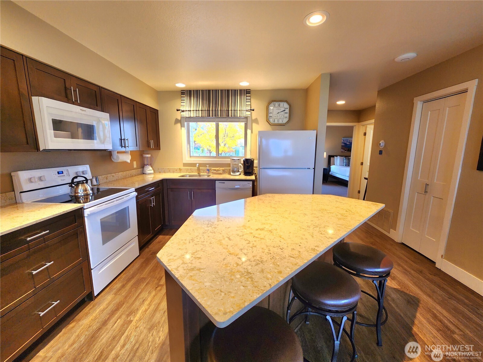 1 Beach 537-Q , Manson, WA 98831