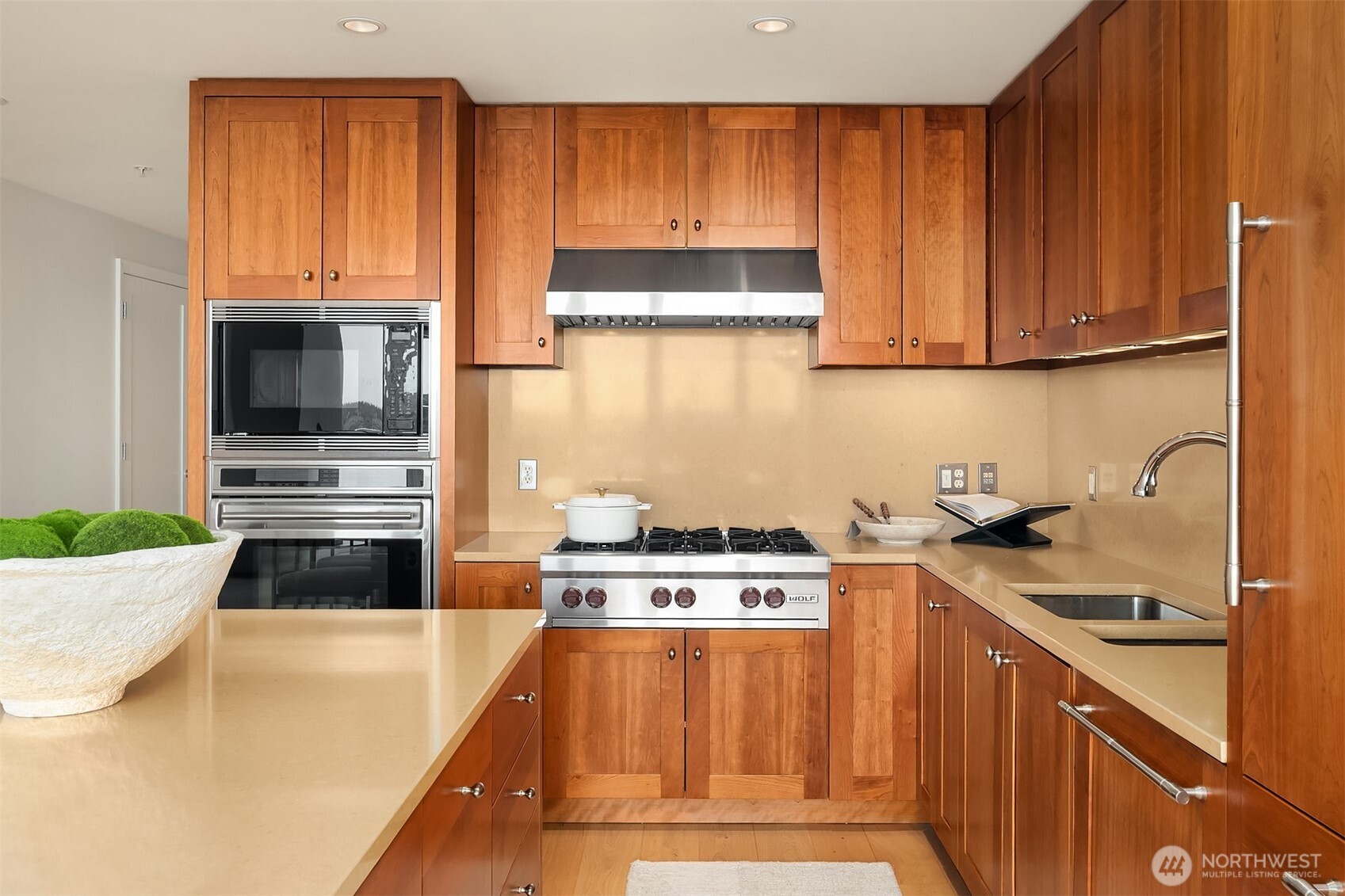 500 106th Avenue NE #3211, Bellevue, WA 98004