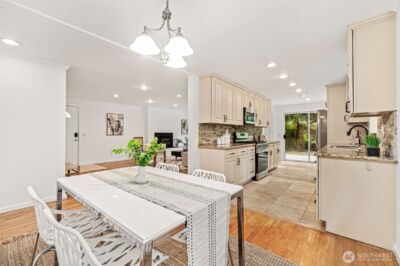 10758 Ashworth Avenue N, Seattle, WA 98133 - Photo 15