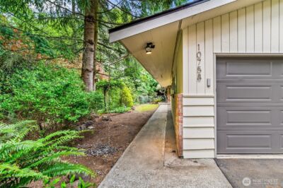 10758 Ashworth Avenue N, Seattle, WA 98133 - Photo 3