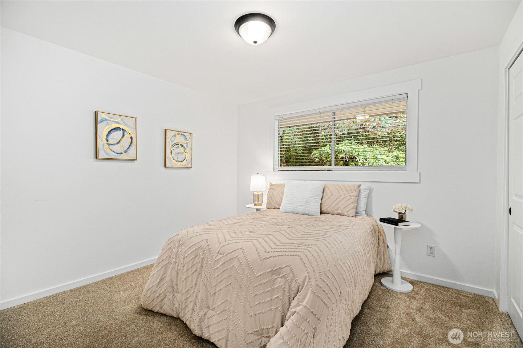 10758 Ashworth Avenue N, Seattle, WA 98133