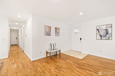 10758 Ashworth Avenue N, Seattle, WA 98133 - Photo 4
