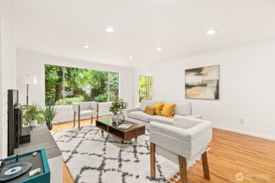 10758 Ashworth Avenue N, Seattle, WA 98133 - Photo 8