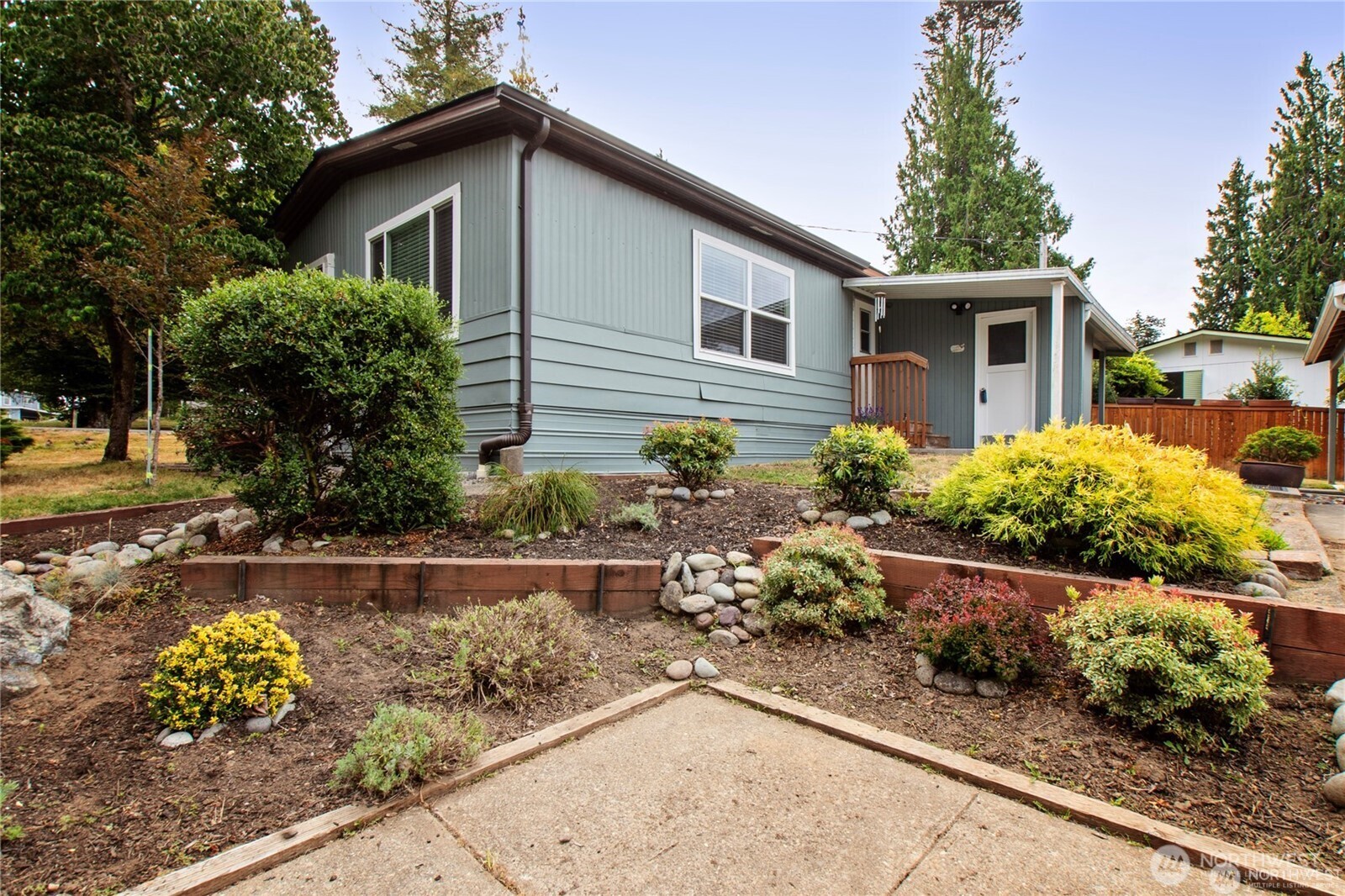 10029 Whitecap Drive NE, Olympia, WA 98502