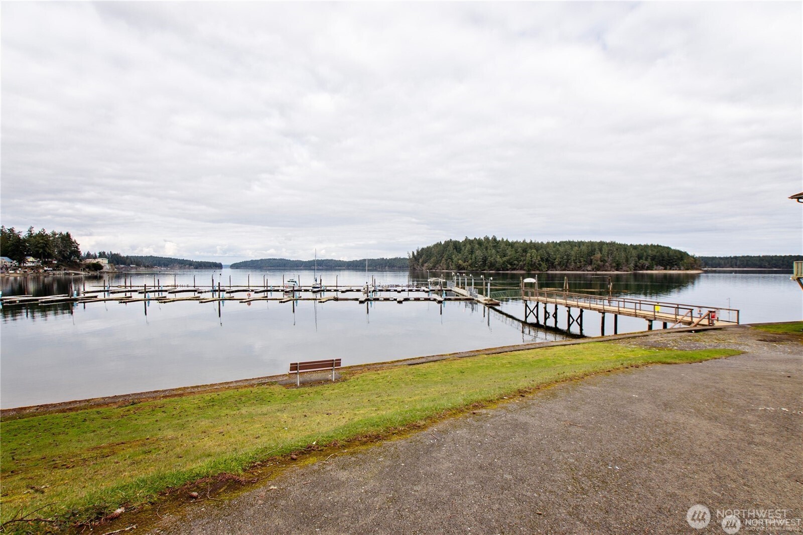 10029 Whitecap Drive NE, Olympia, WA 98502