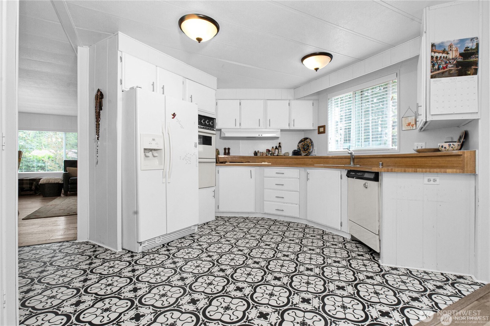 10029 Whitecap Drive NE, Olympia, WA 98502