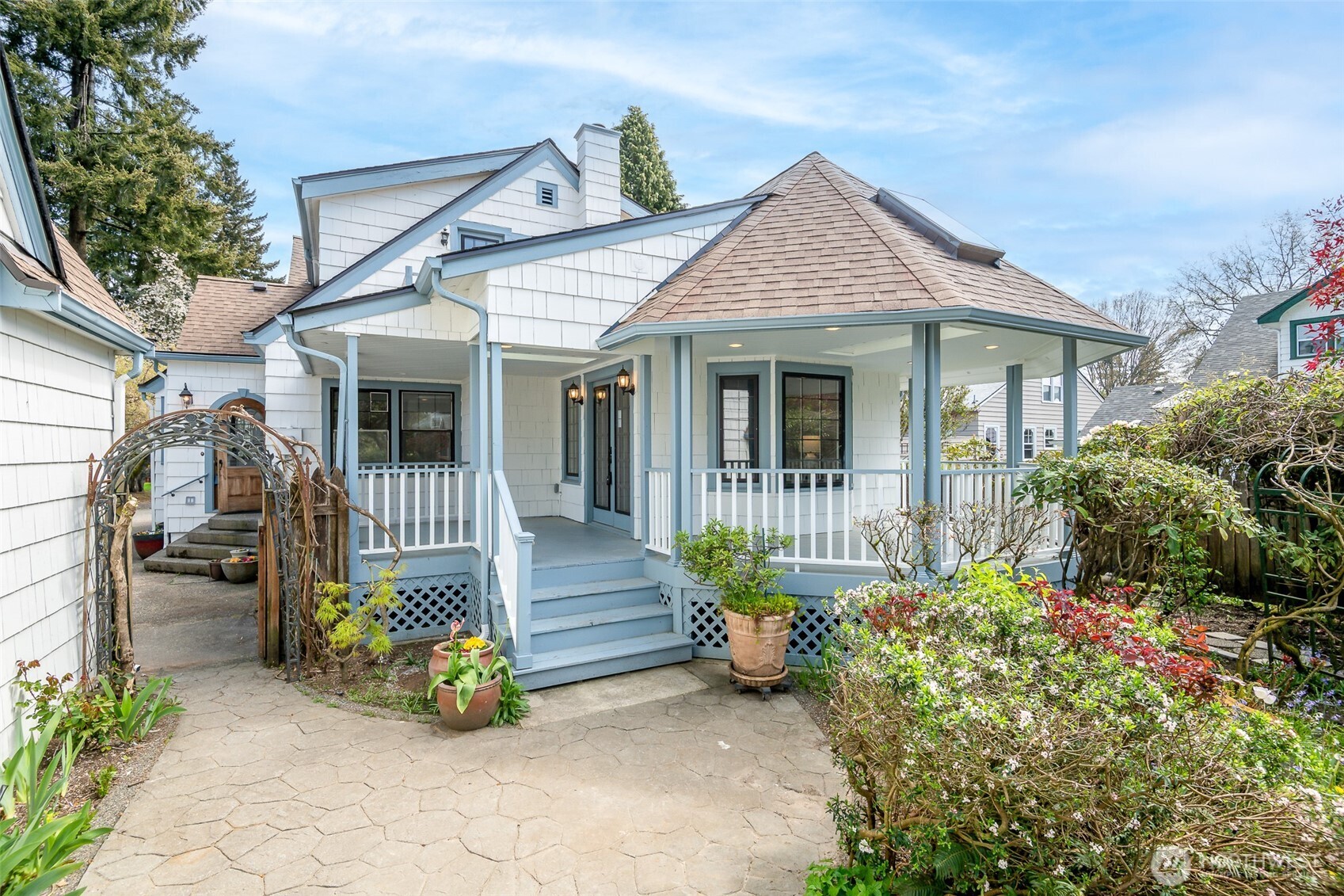 3025 Maringo Road SE, Olympia, WA 98501