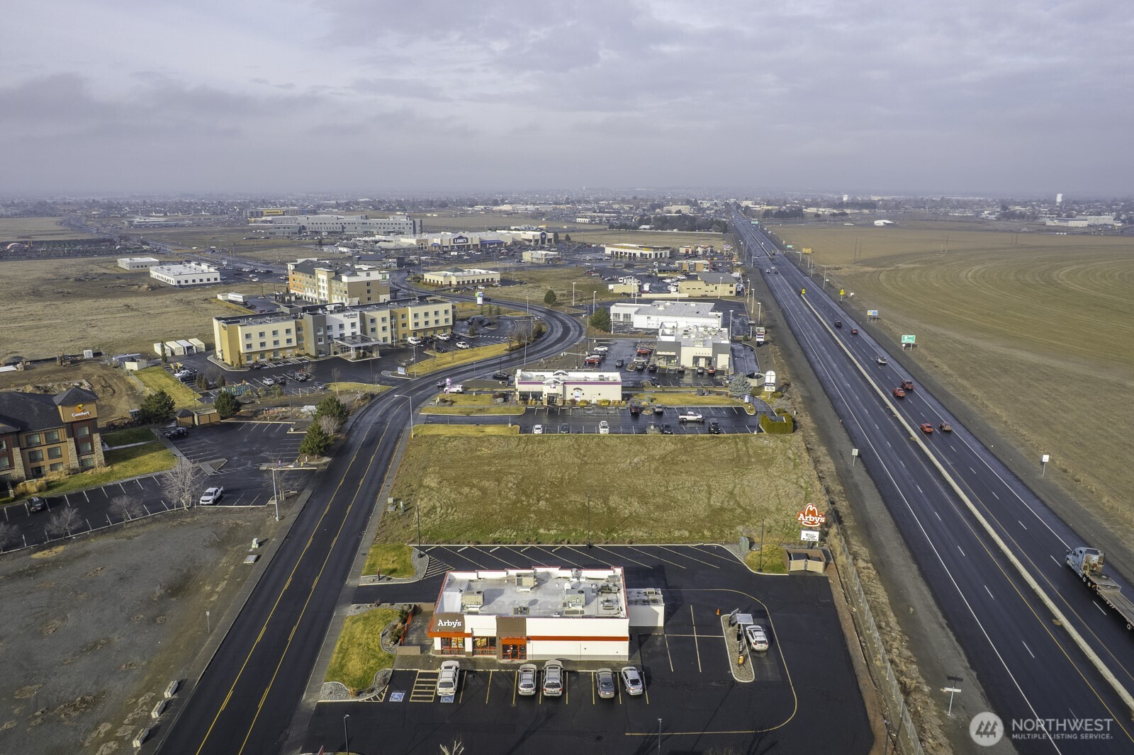 2421 S Maiers Rd , Moses Lake, WA 98837-9504