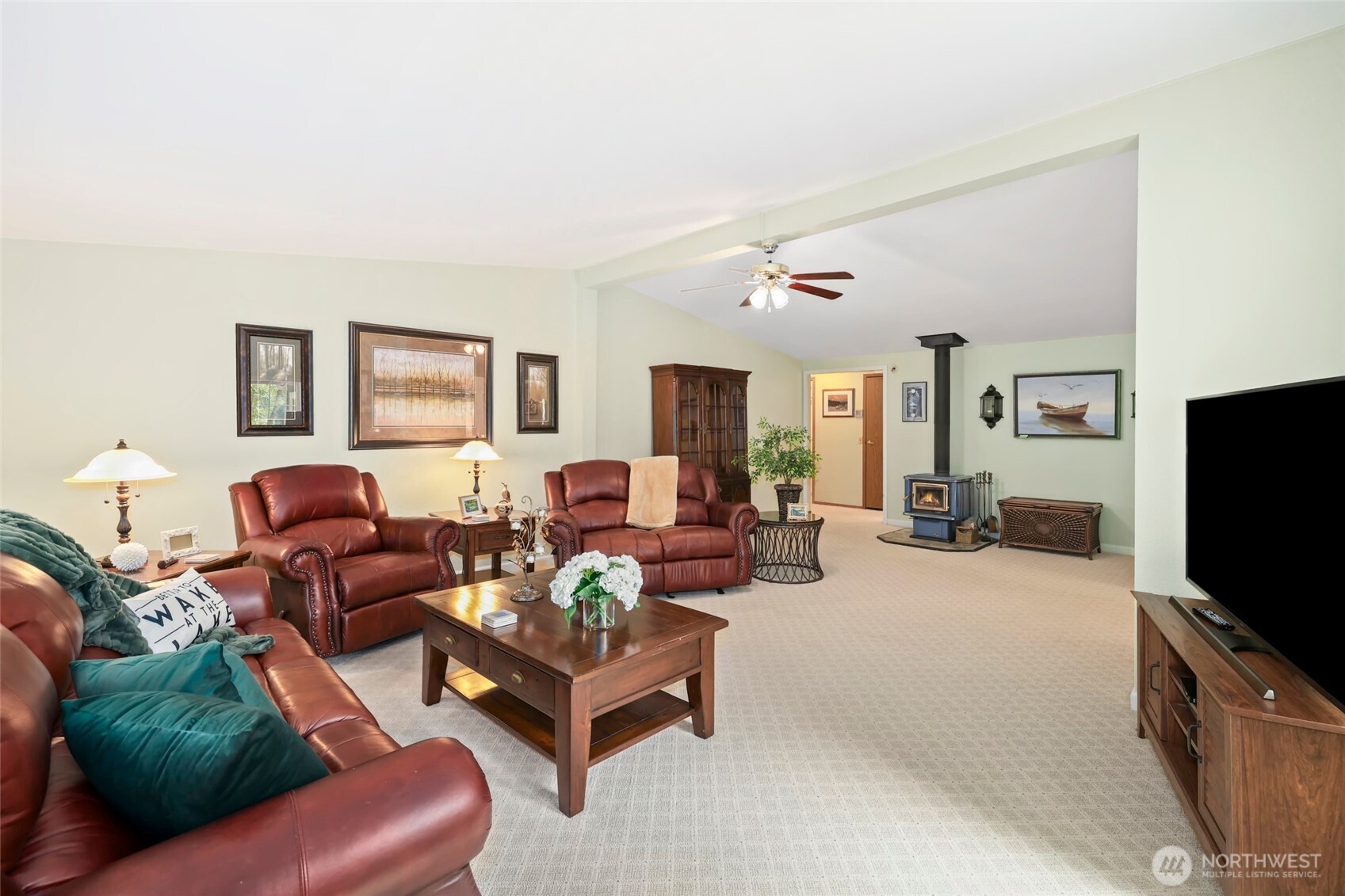 11116 Matthews Way , Anderson Island, WA 98303