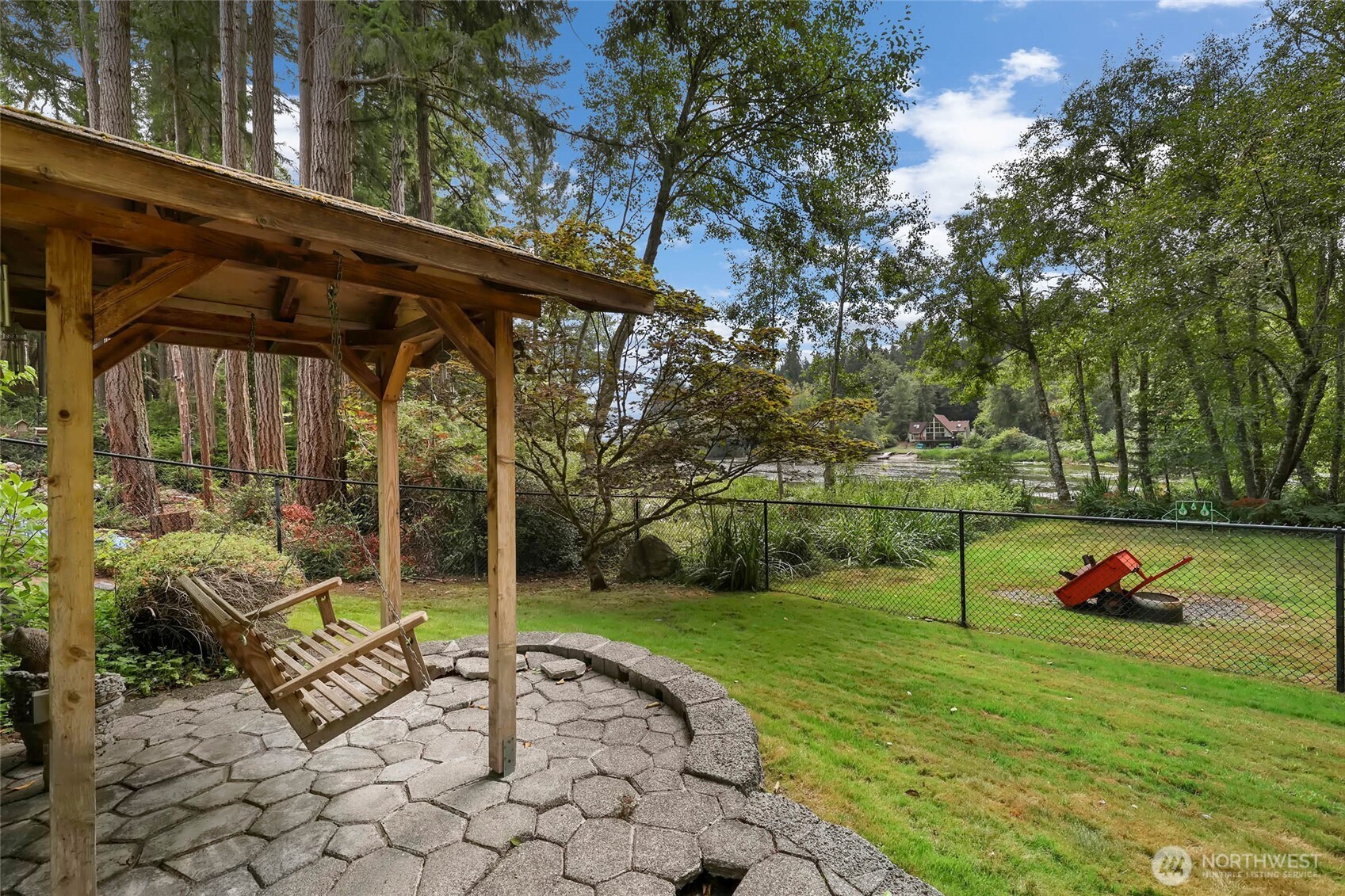 11116 Matthews Way , Anderson Island, WA 98303
