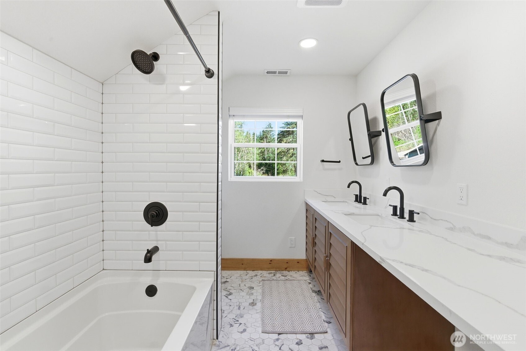 33618 SE 287th Street , Ravensdale, WA 98051