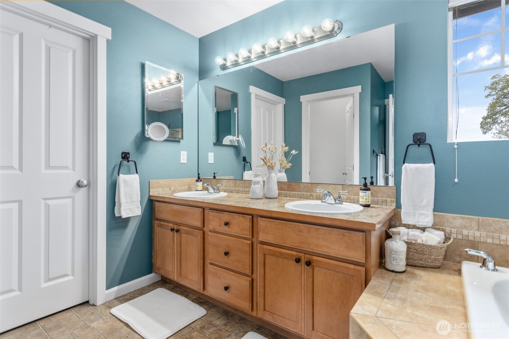 20025 SE 260th Place , Covington, WA 98042