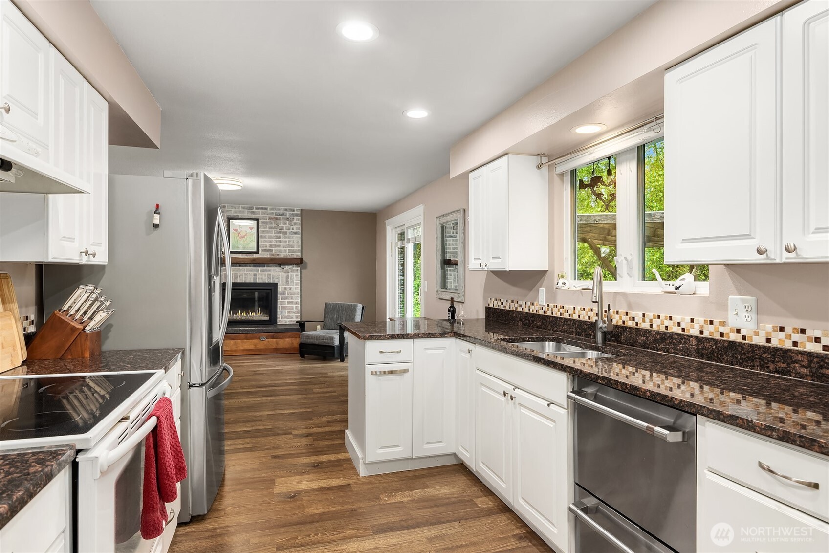 8442 NE 141st Street , Kirkland, WA 98034