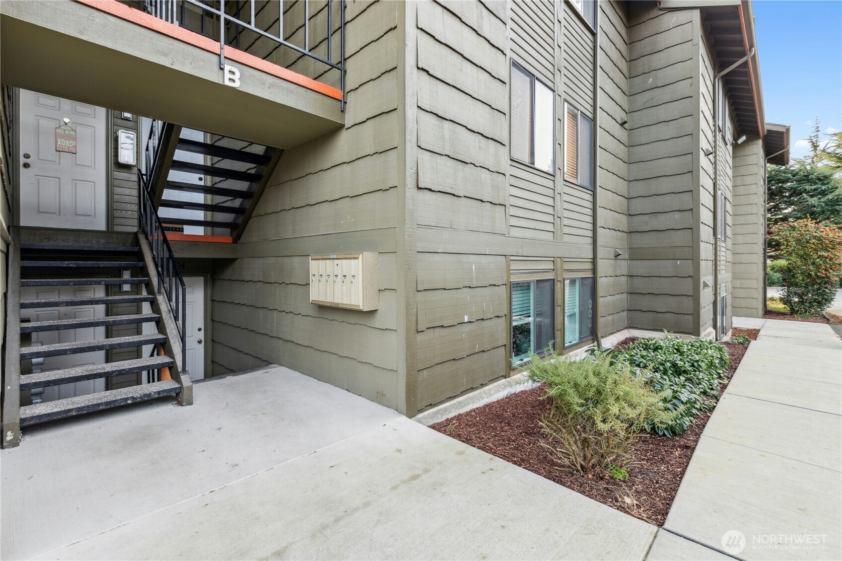 270 SE Barrington Drive #B203, Oak Harbor, WA 98277
