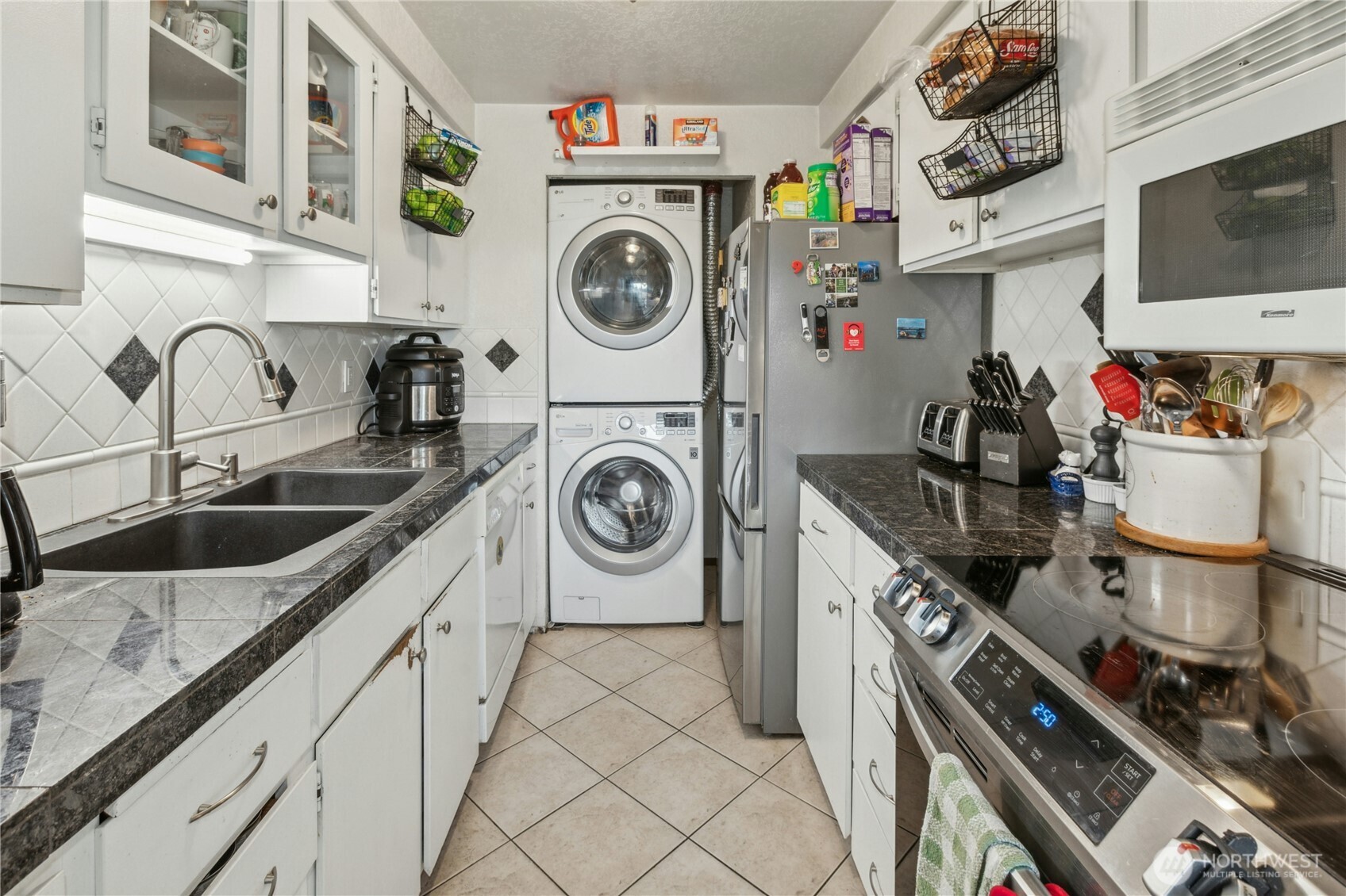270 SE Barrington Drive #B203, Oak Harbor, WA 98277
