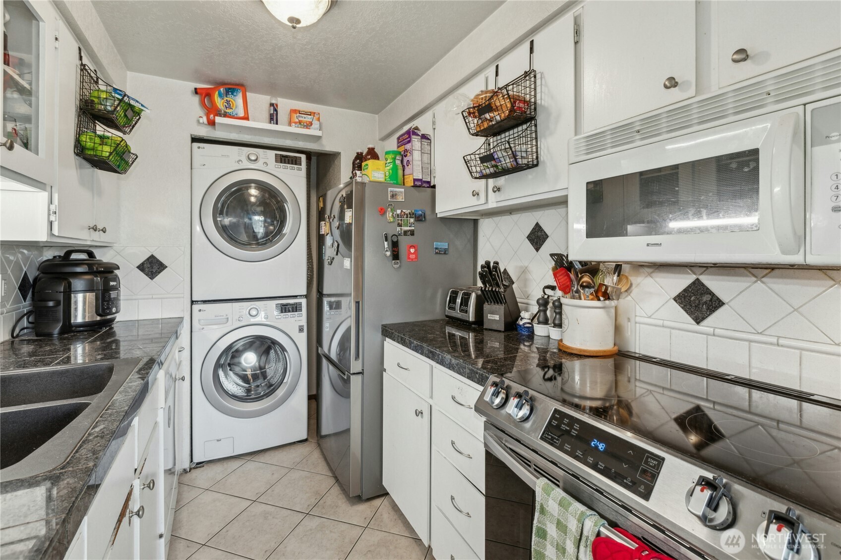 270 SE Barrington Drive #B203, Oak Harbor, WA 98277