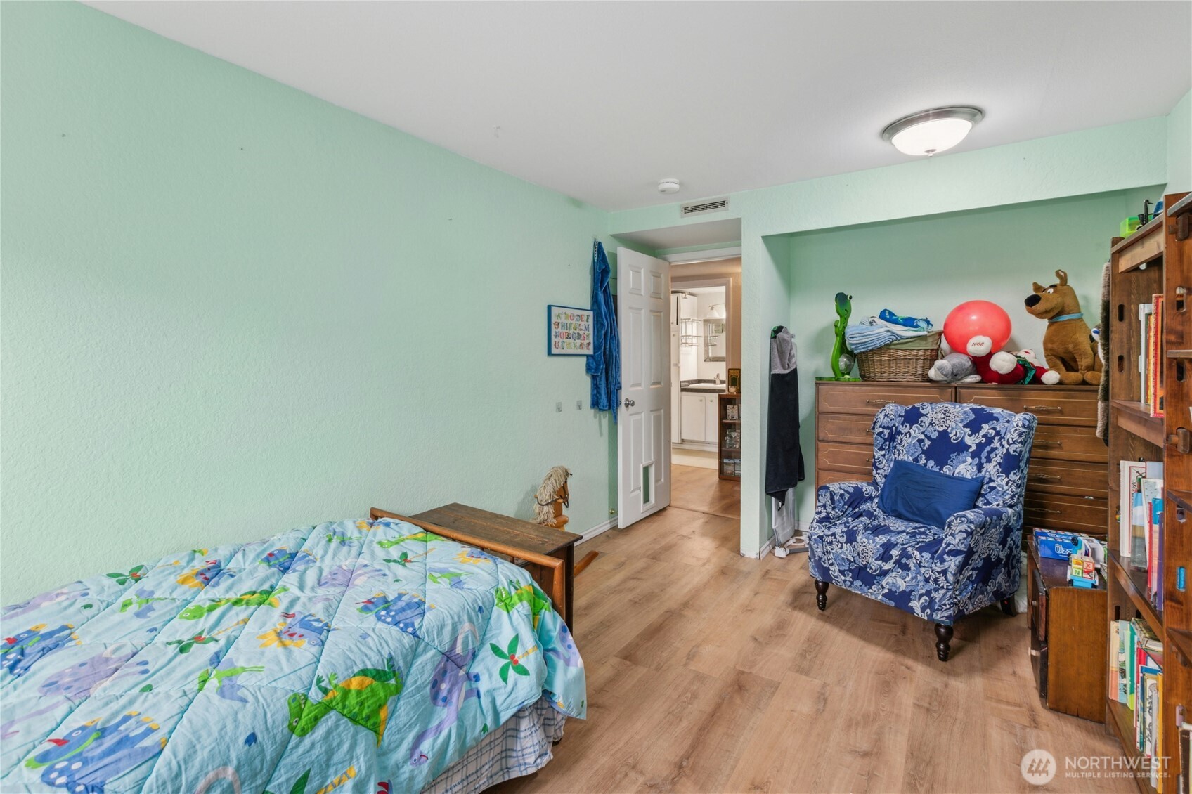 270 SE Barrington Drive #B203, Oak Harbor, WA 98277