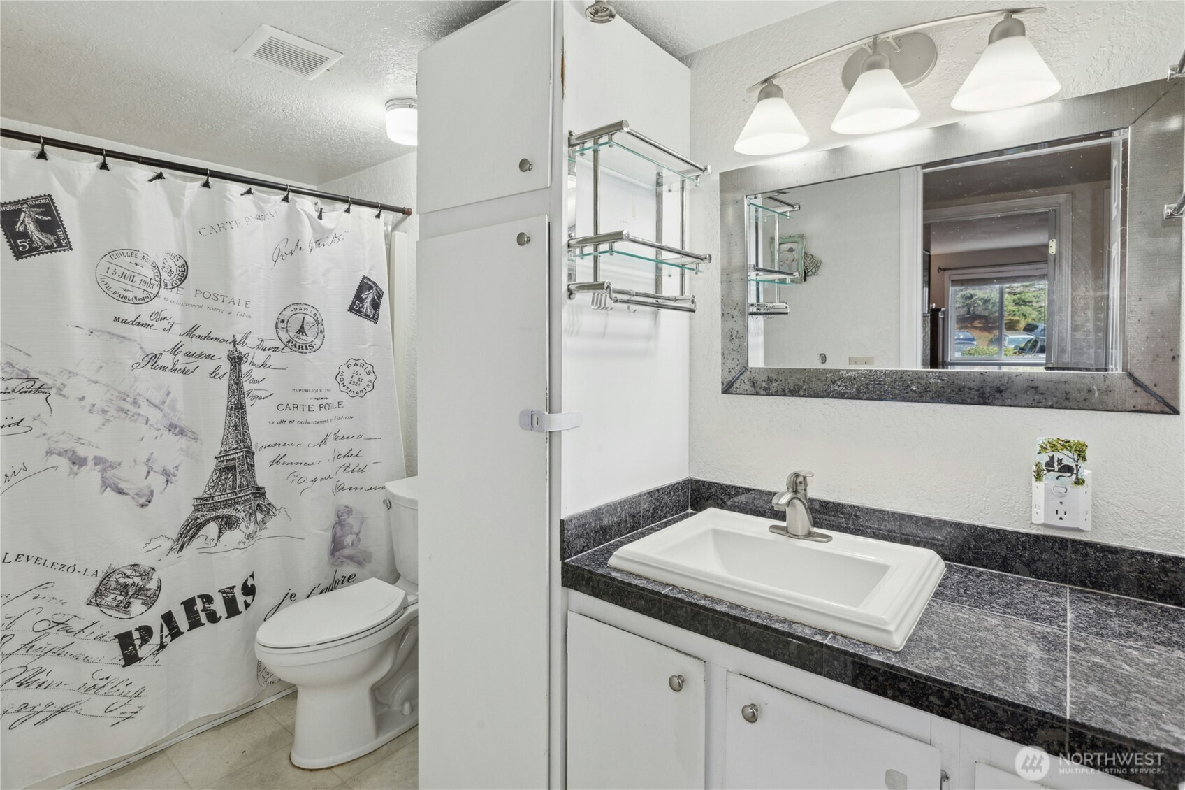 270 SE Barrington Drive #B203, Oak Harbor, WA 98277