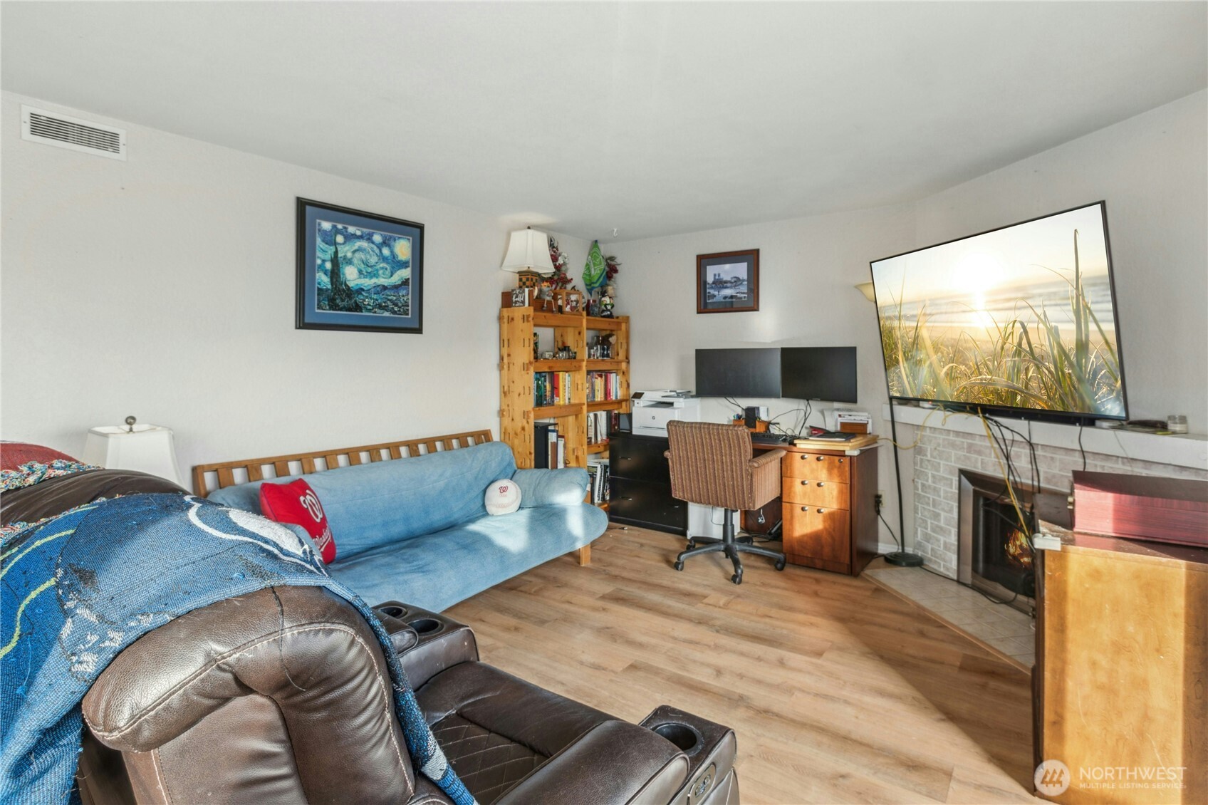 270 SE Barrington Drive #B203, Oak Harbor, WA 98277