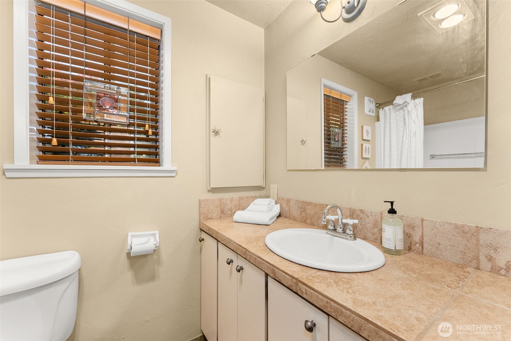 8331 E State Route 106 , Union, WA 98592