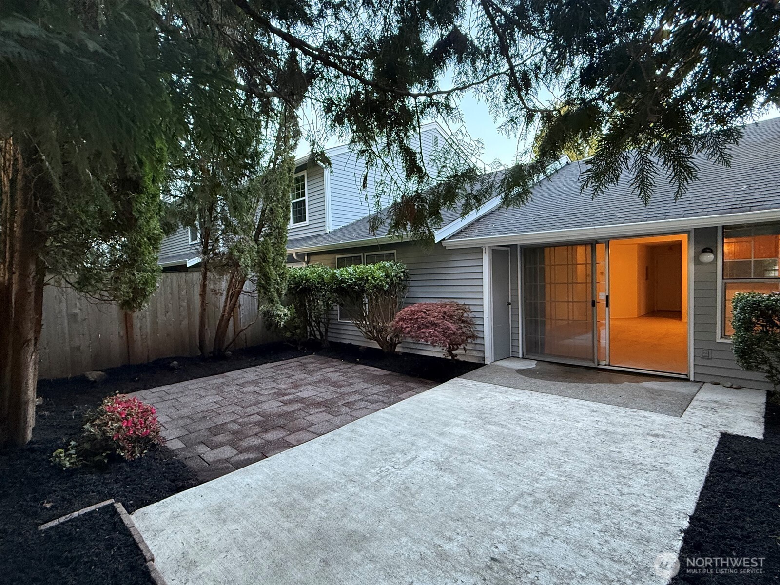 23960 58th Court #D-1, Kent, WA 99032