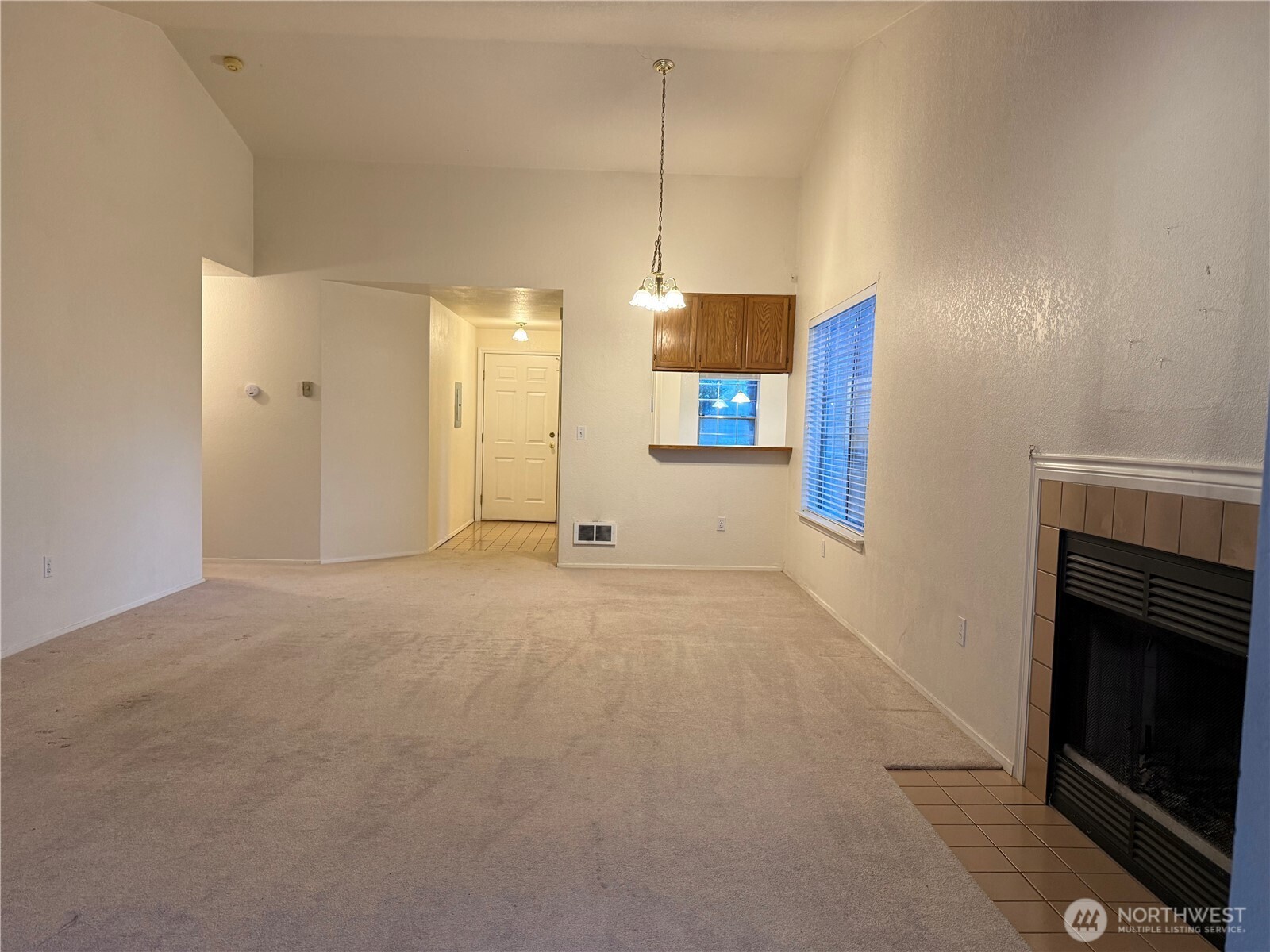 23960 58th Court #D-1, Kent, WA 99032