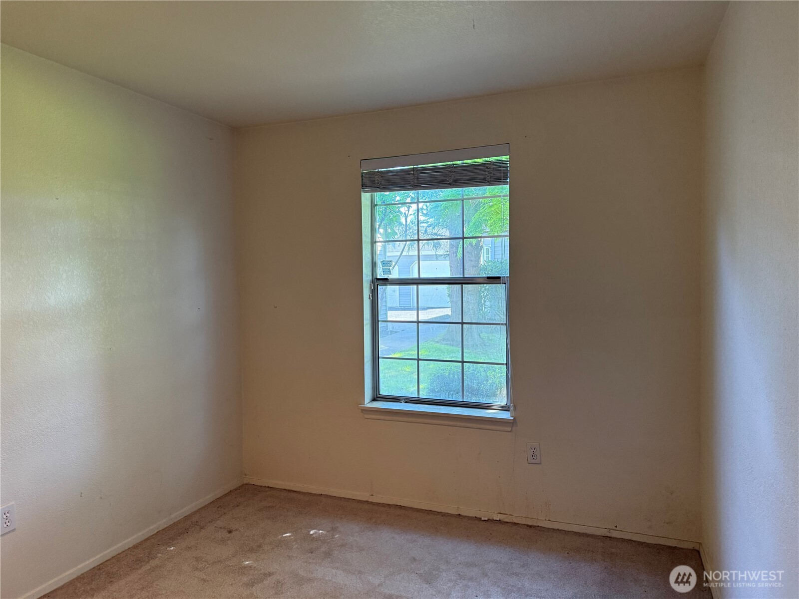 23960 58th Court #D-1, Kent, WA 99032