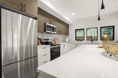 13022 Corliss Avenue N, Seattle, WA 98133 - Photo 12
