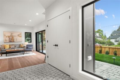 13022 Corliss Avenue N, Seattle, WA 98133 - Photo 5