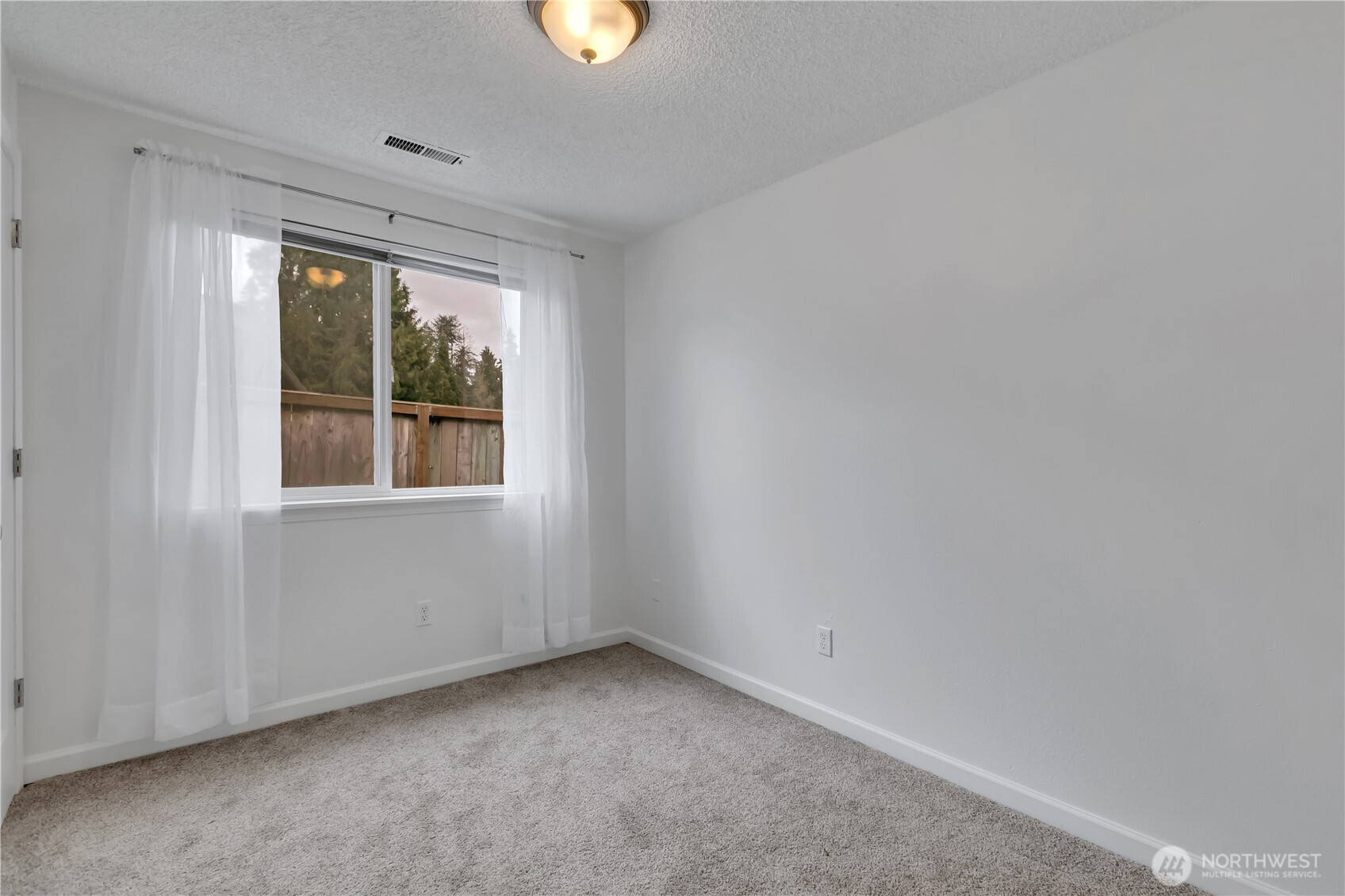 2419 Carlsbad Court , Puyallup, WA 98374