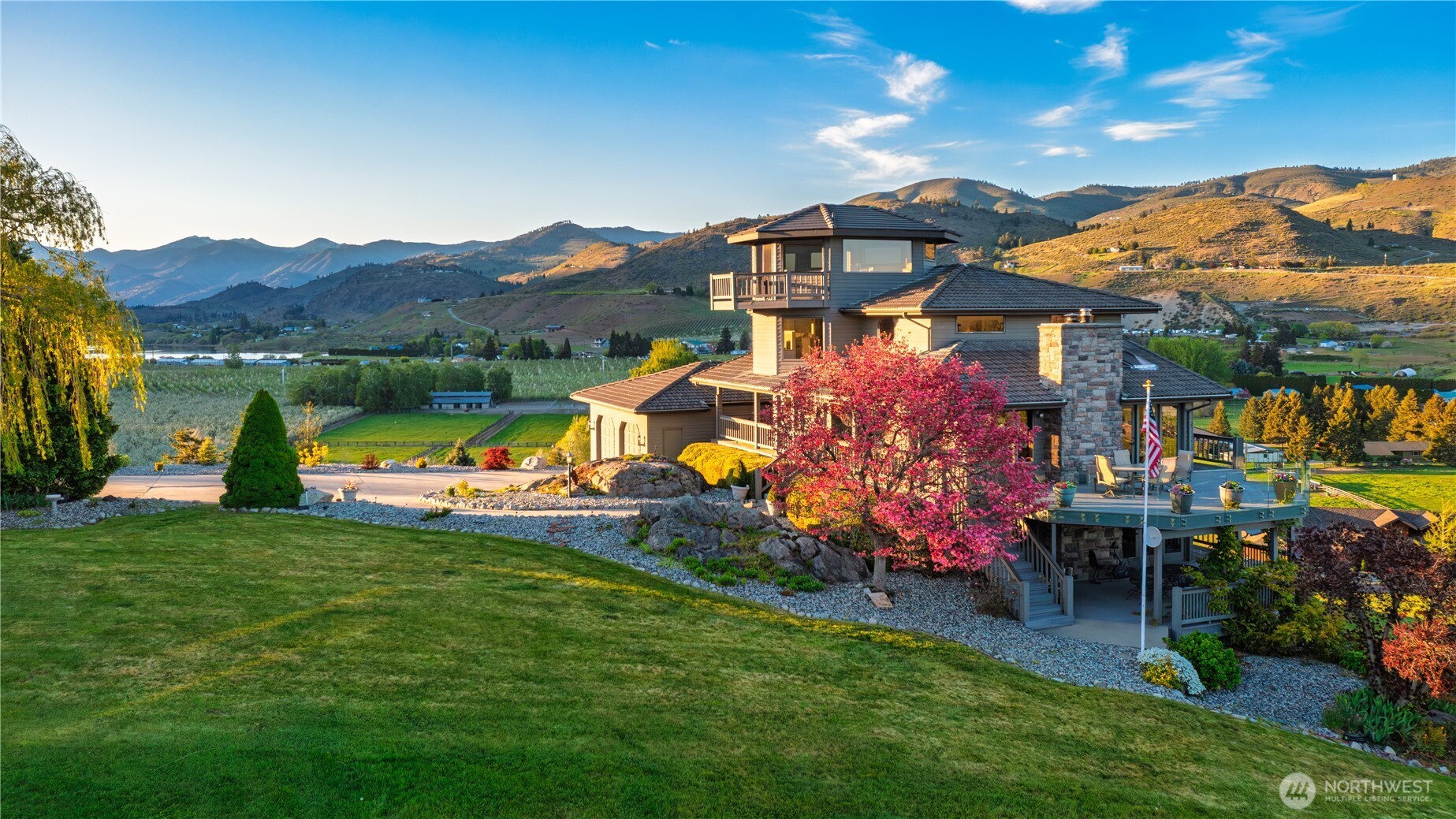 265 Proctor Blvd , Manson, WA 98831