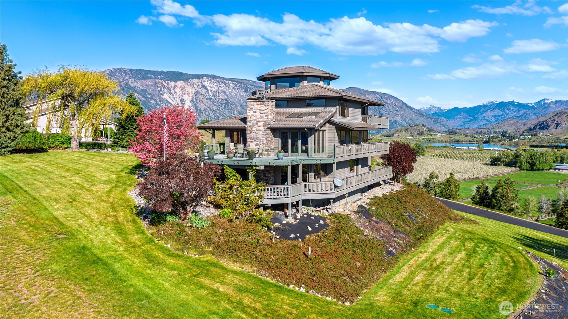 265 Proctor Blvd , Manson, WA 98831