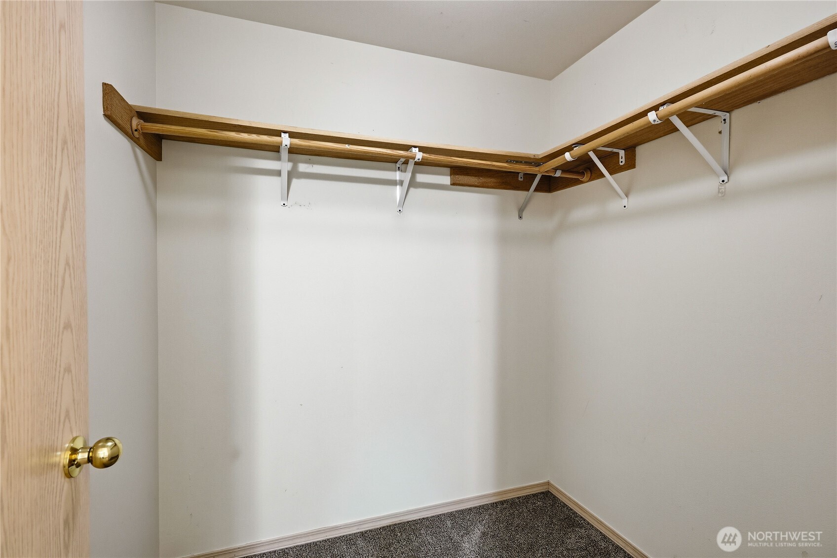 368 NW Grandstand Street , Bremerton, WA 98311
