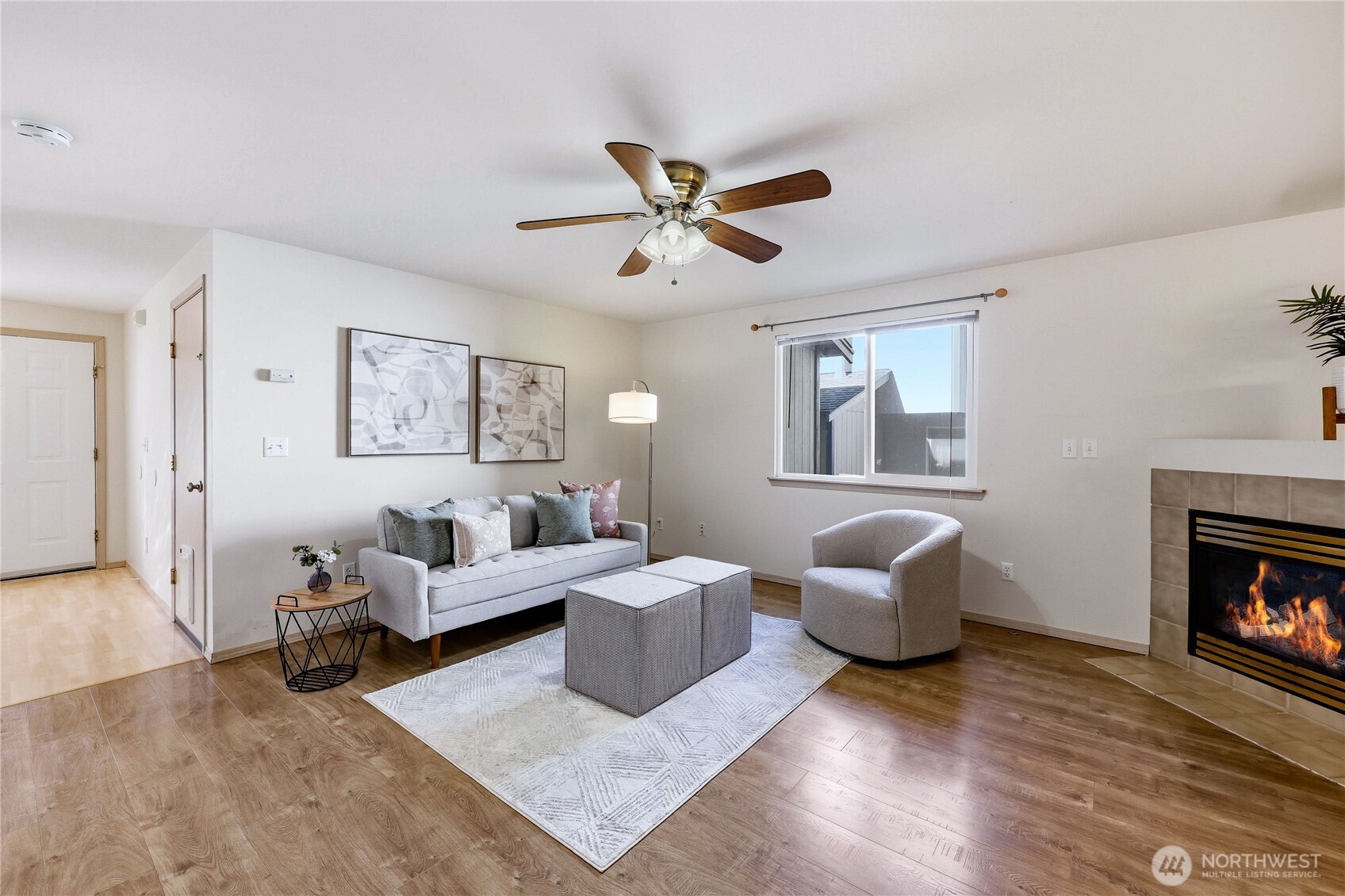 368 NW Grandstand Street , Bremerton, WA 98311