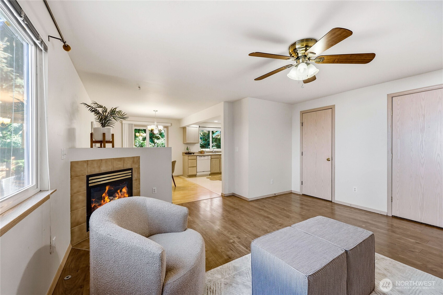 368 NW Grandstand Street , Bremerton, WA 98311