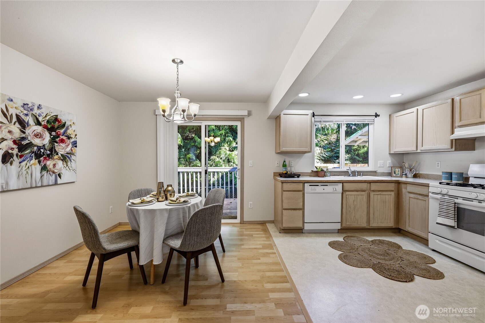 368 NW Grandstand Street , Bremerton, WA 98311