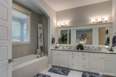 27710 316th Way SE, Ravensdale, WA 98051 - Photo 21