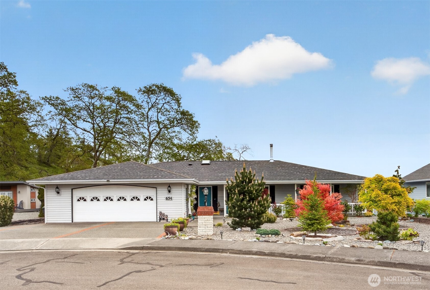 654 E Oak Tree Circle , Sequim, WA 98382