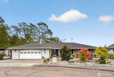 654 E Oak Tree Circle , Sequim, WA 98382
