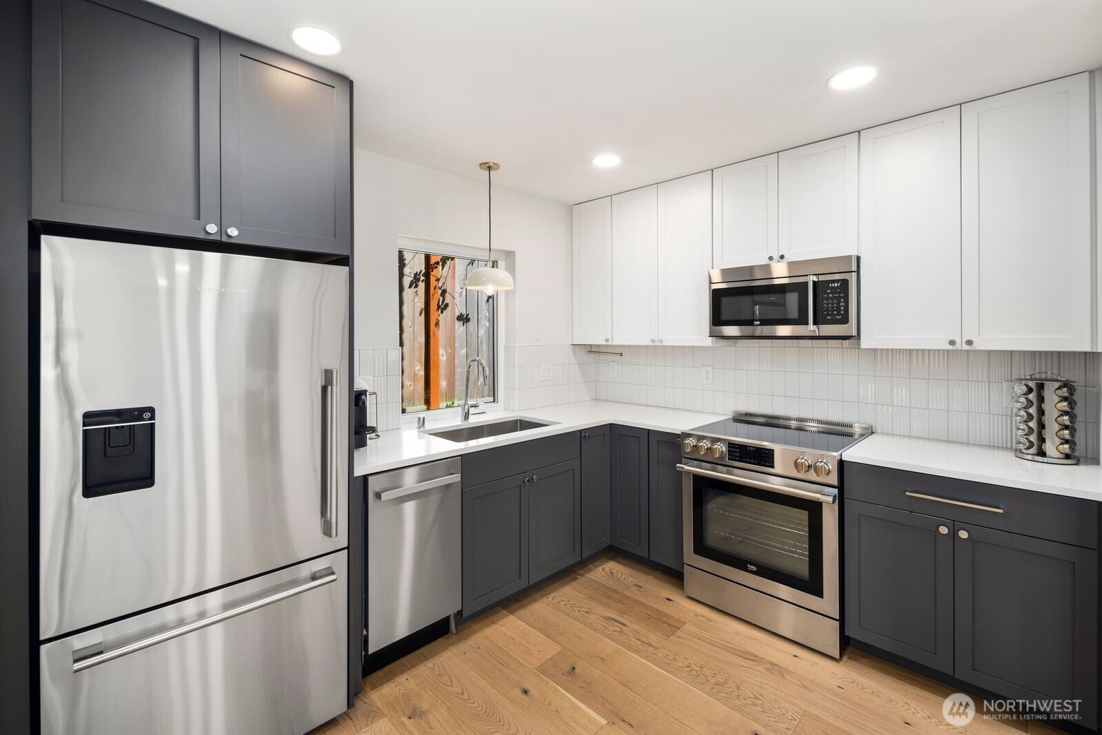 4028 5th Avenue NE, Seattle, WA 98105
