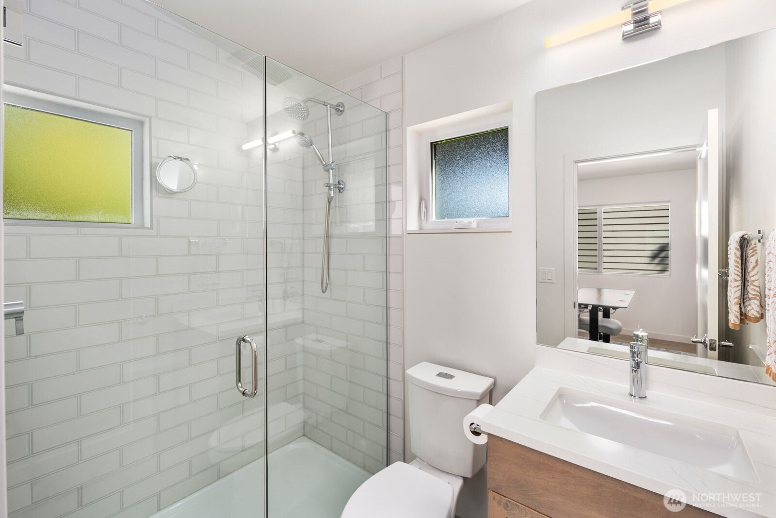 4028 5th Avenue NE, Seattle, WA 98105
