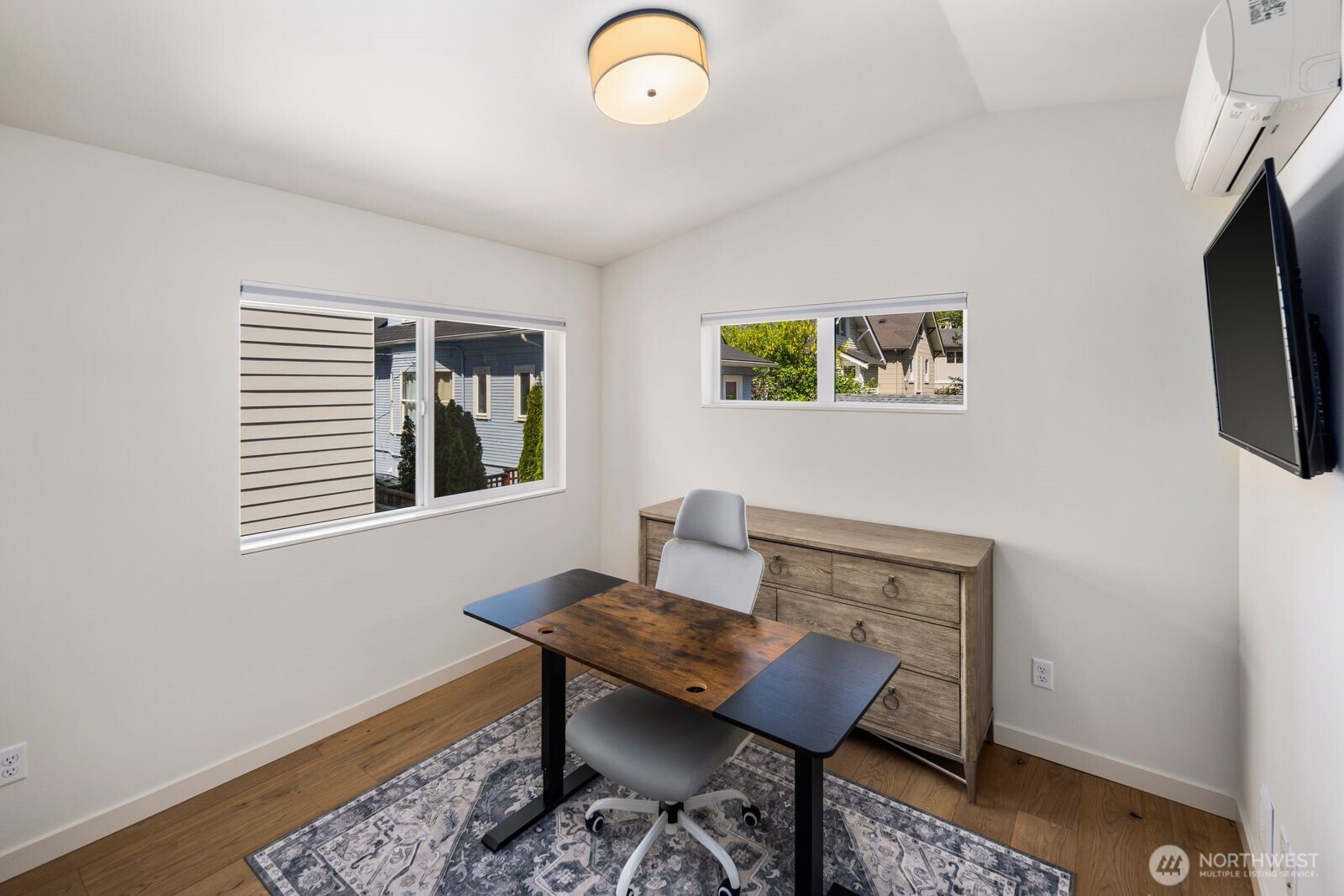 4028 5th Avenue NE, Seattle, WA 98105