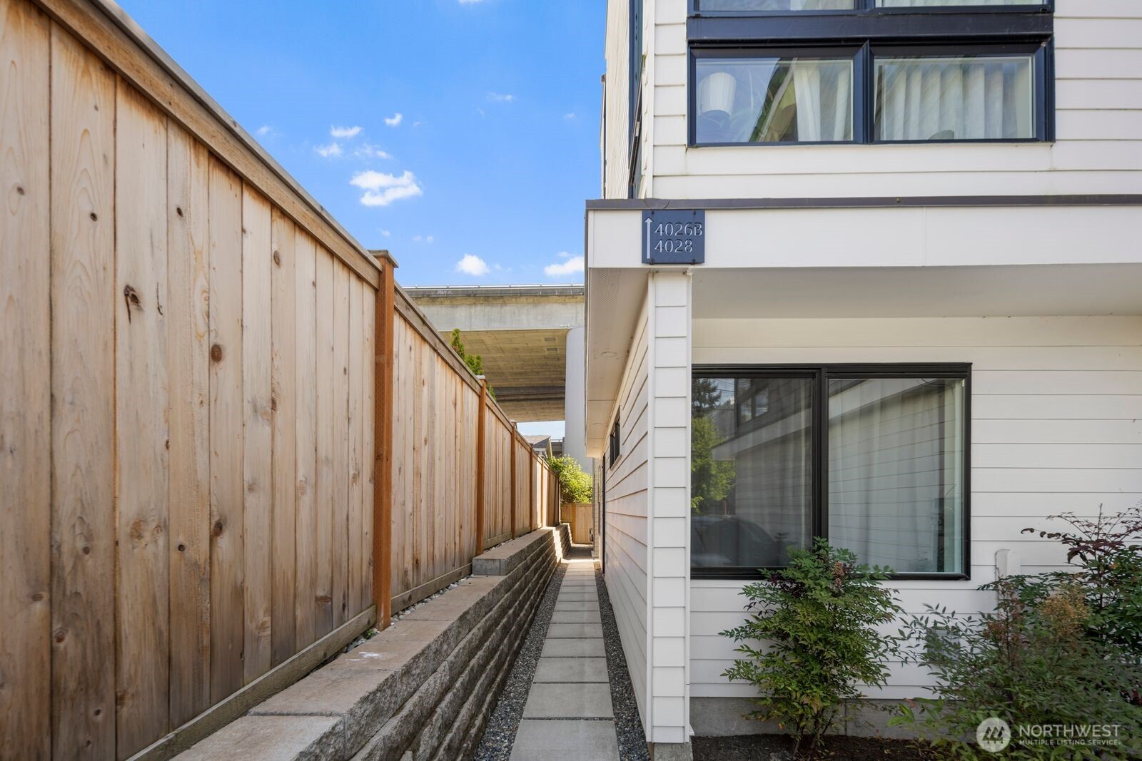 4028 5th Avenue NE, Seattle, WA 98105