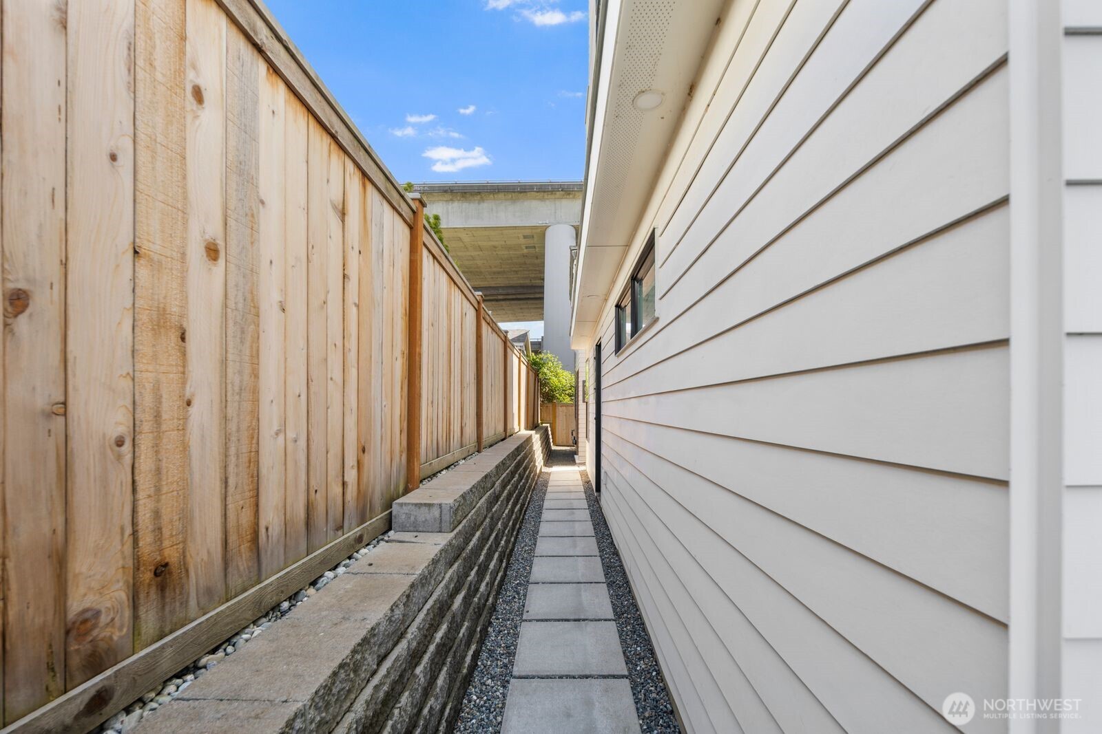 4028 5th Avenue NE, Seattle, WA 98105
