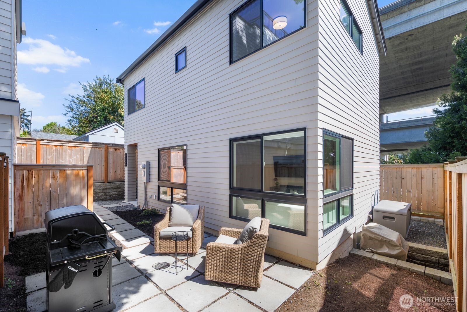 4028 5th Avenue NE, Seattle, WA 98105