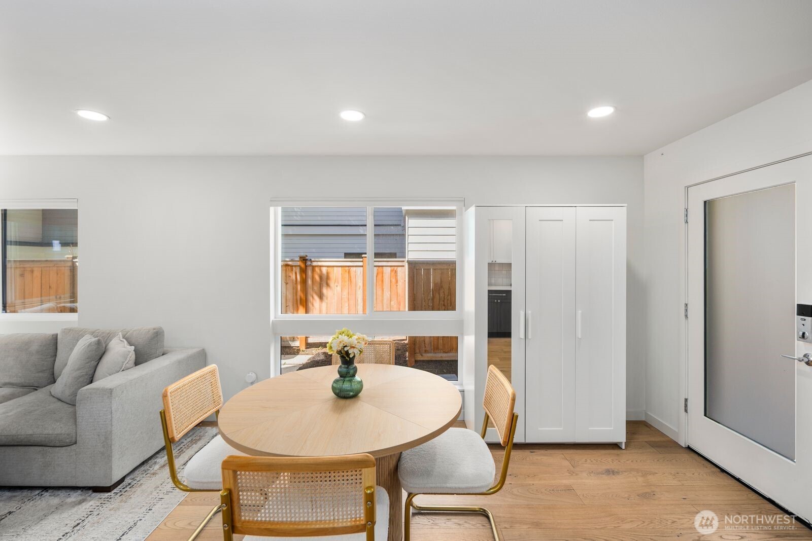4028 5th Avenue NE, Seattle, WA 98105